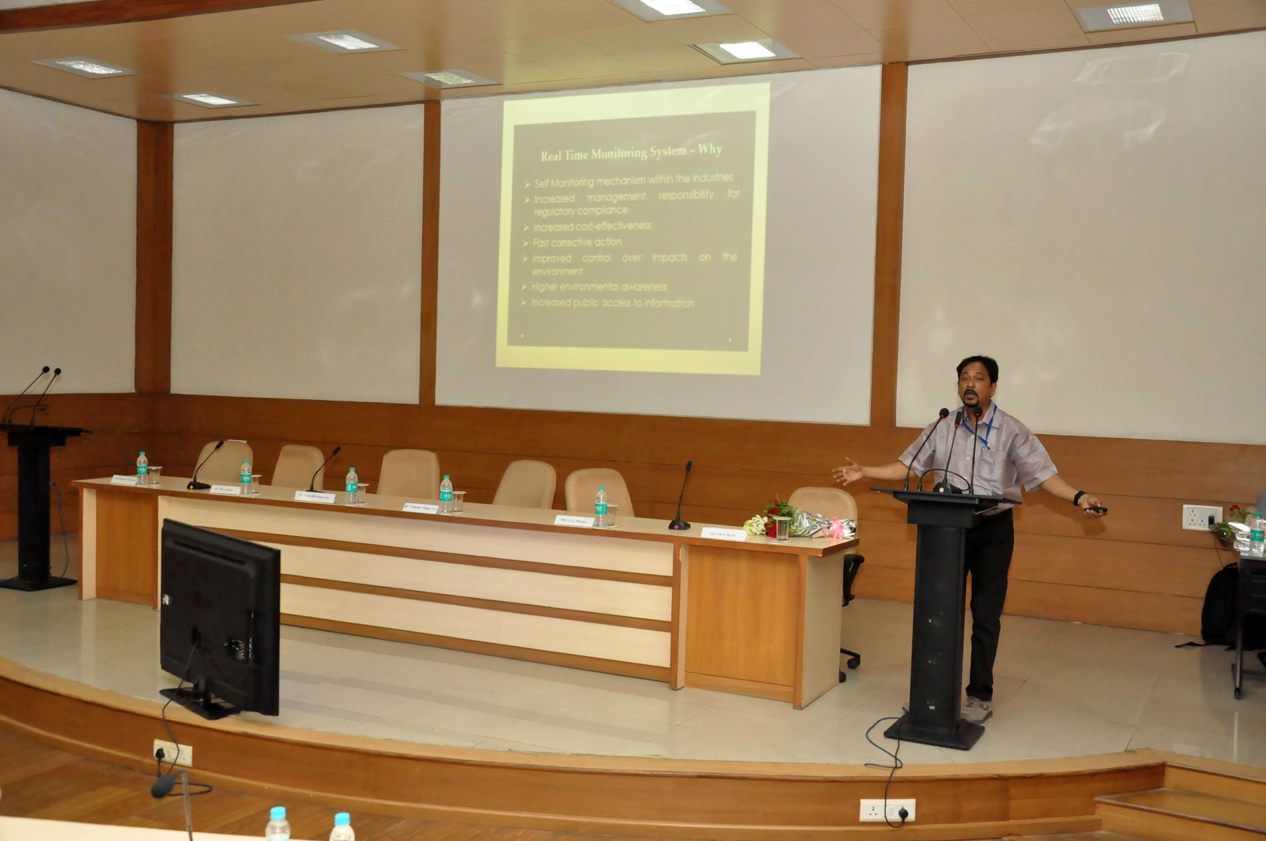 Shri Abhijit Pathak, CPCB, Delhi deliberating on Real-time monitoring technology
