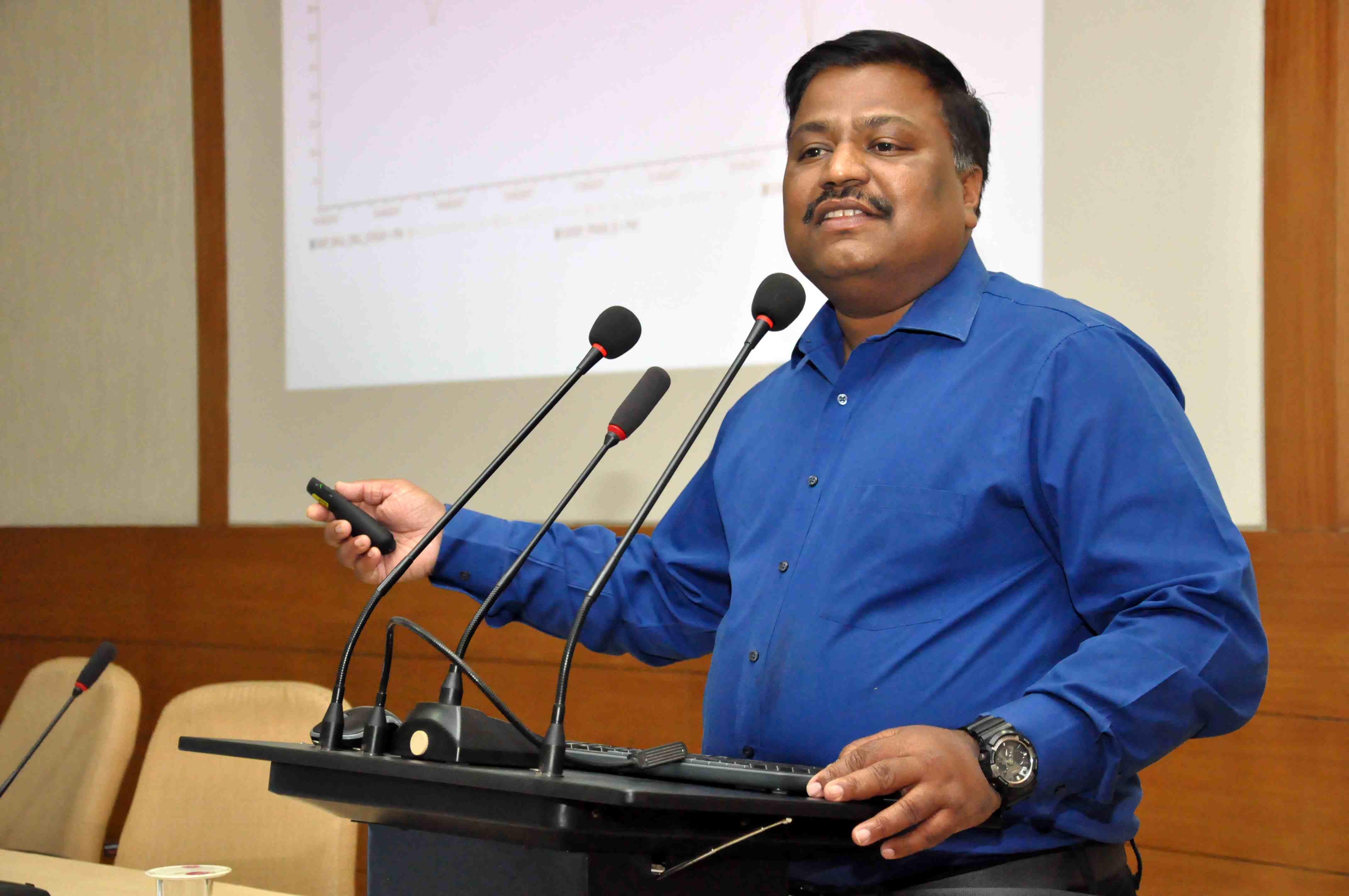 Shri Sudheesh Narayan, M/s GLens, Bangalore speaking on data tampering threats
